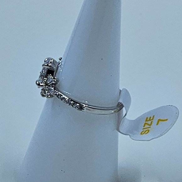 Bomb Party RBP3673 size 7 'Shimmering Wonder' Diamond CZ on Rhodium - Picture 2 of 3